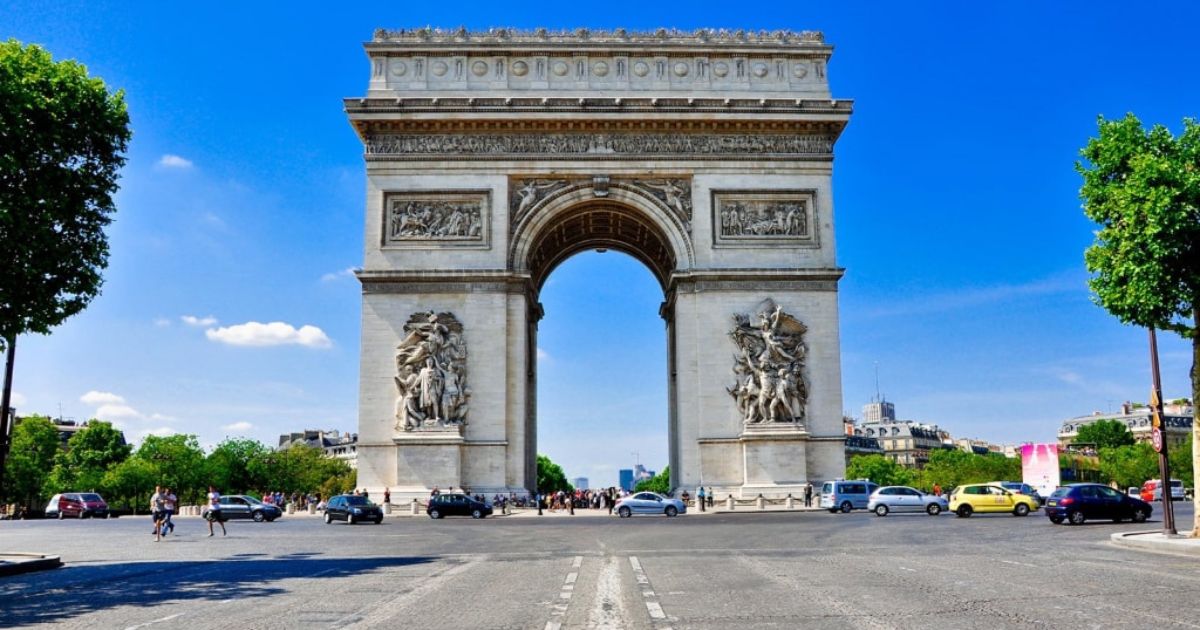 Découvrez les sites historiques les plus emblématiques de France
